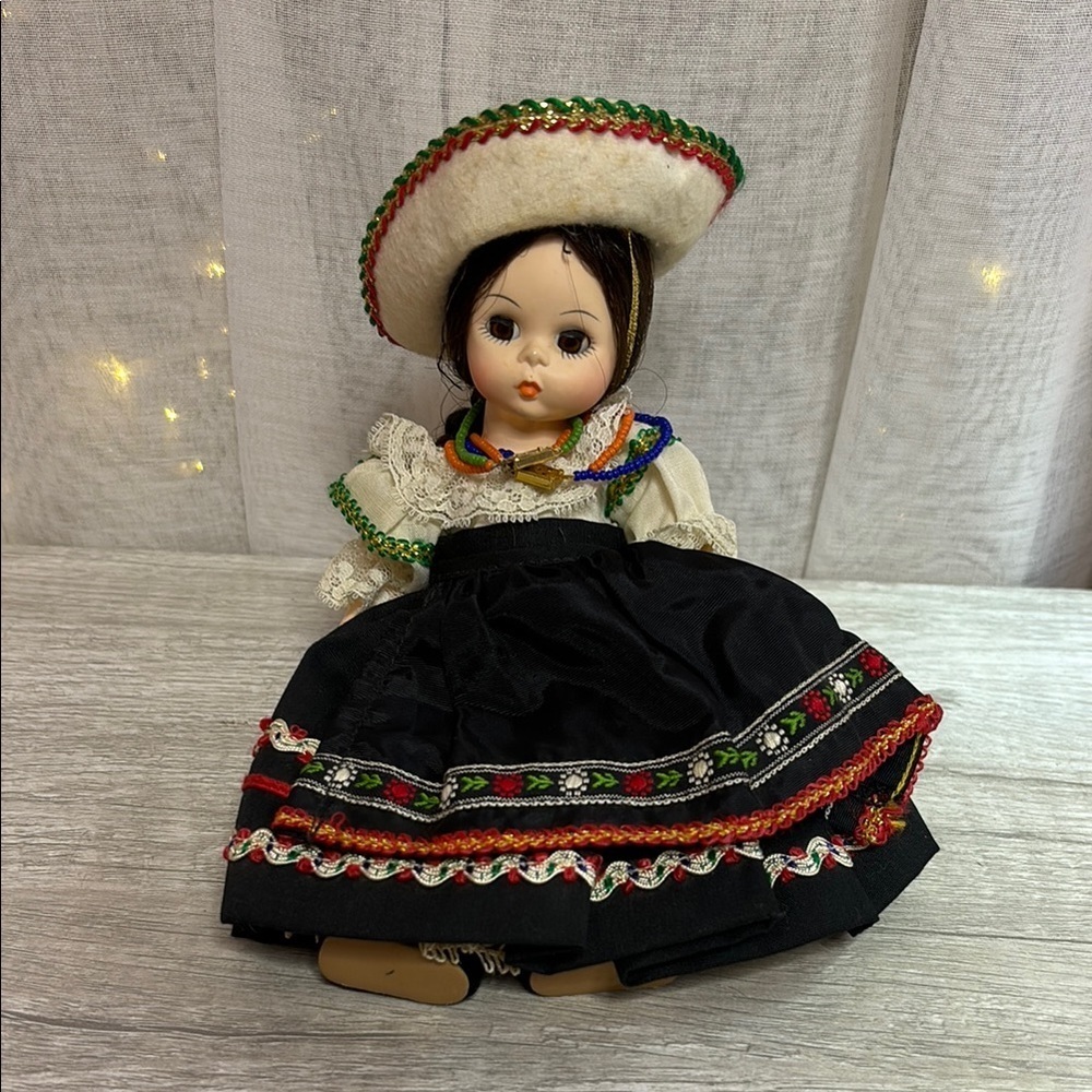Vintage65’ Madame Alexander “Mexico”Bent Knees 8”